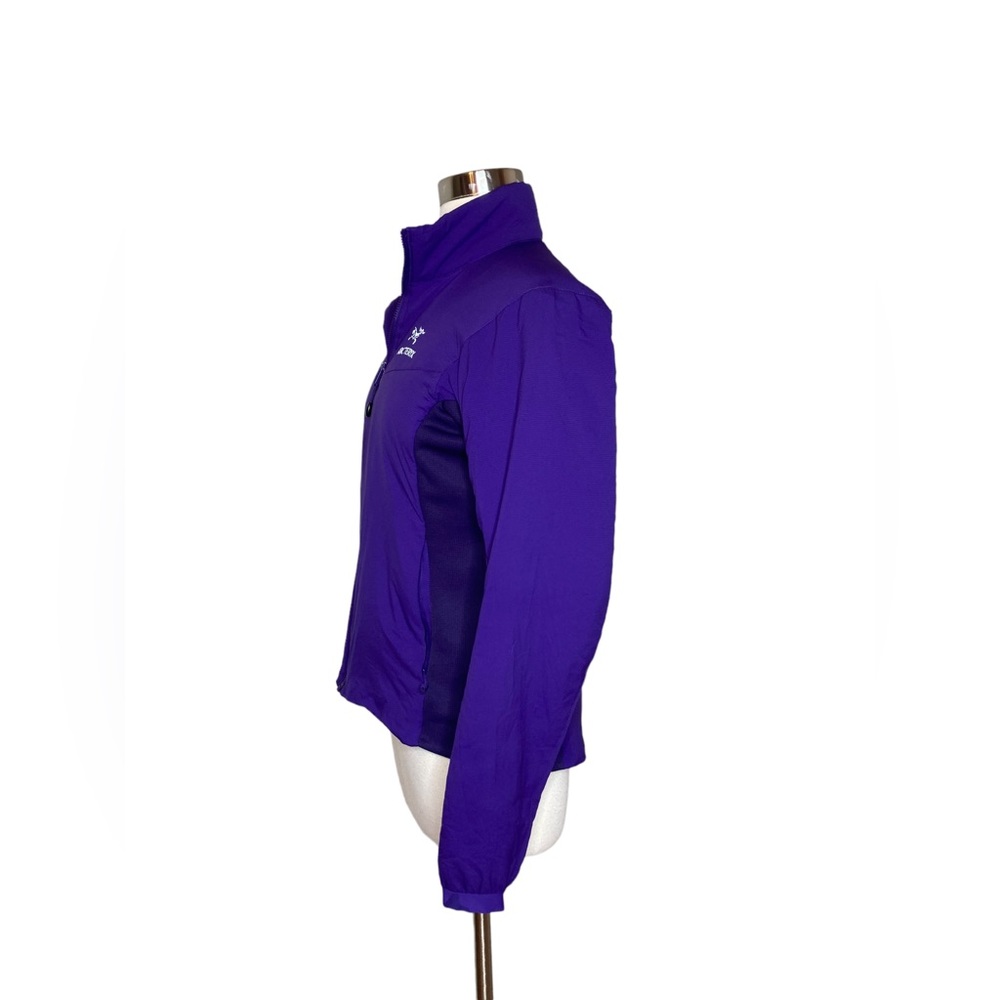 Arc'teryx Women’s Atom LT Insulated Jacket in Purple Azalea Color - Picture 5 of 10